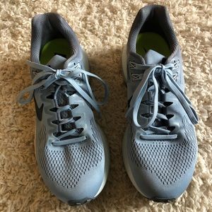 Nike Women’s Air Zoom Structure 21 Running